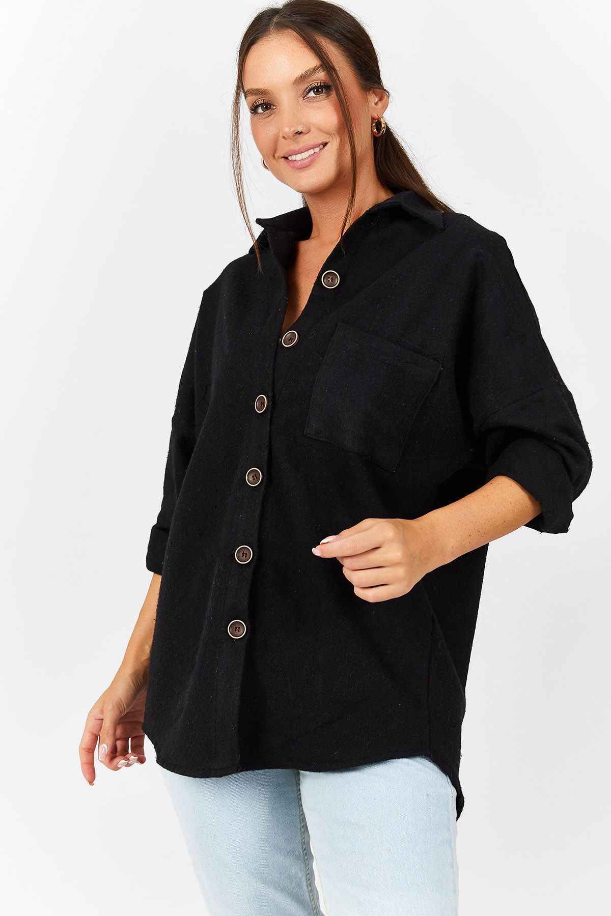 Kadın Siyah Oversize Kaşe Cepli Gömlek Arm-22Y001156 Kadın Siyah Oversize Kaşe Cepli Gömlek Arm-22Y001156