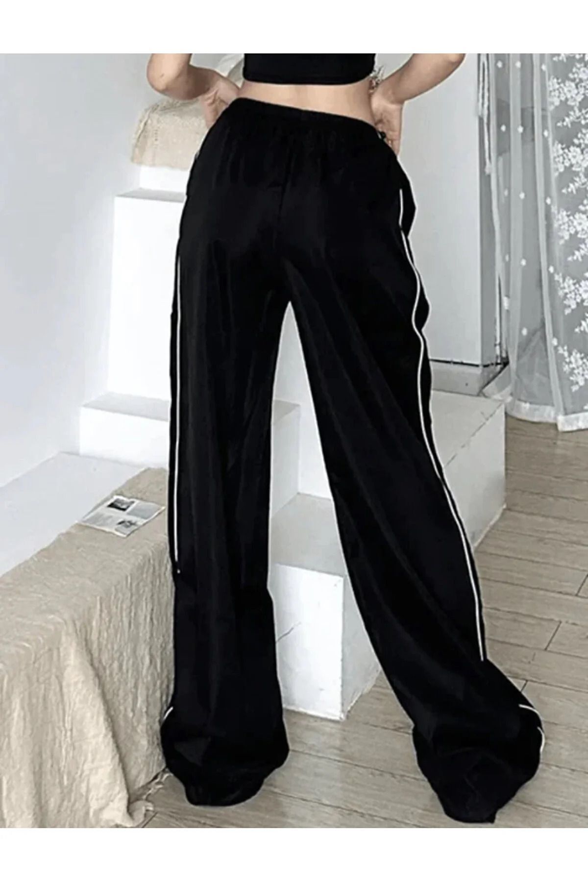 Siyah Beli Lastikli Şeritli Paraşüt Baggy Pantolon