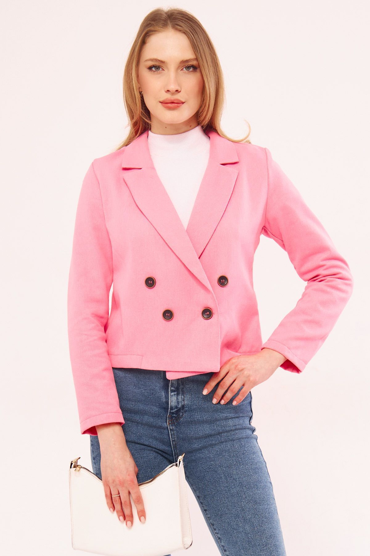 Kadın Pembe Kruvaze Yaka Gabardin Crop Ceket ARM-24Y001010 Kadın Pembe Kruvaze Yaka Gabardin Crop Ceket ARM-24Y001010