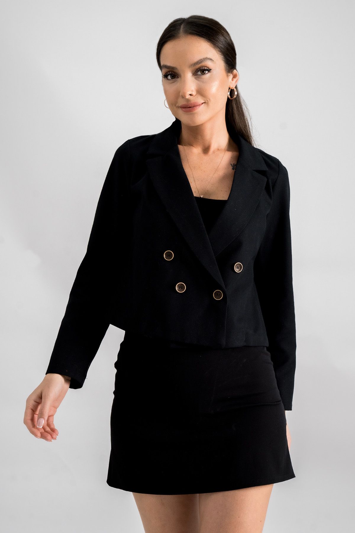 Kadın Siyah Kruvaze Yaka Gabardin Crop Ceket ARM-24Y001010 Kadın Siyah Kruvaze Yaka Gabardin Crop Ceket ARM-24Y001010