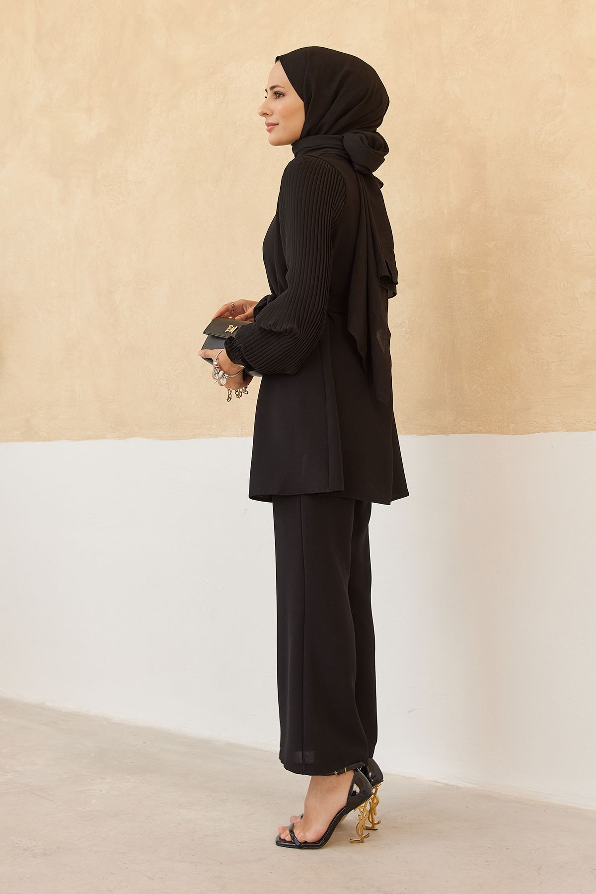 Kolları Piliseli Pantolon Tunik Takım - Siyah