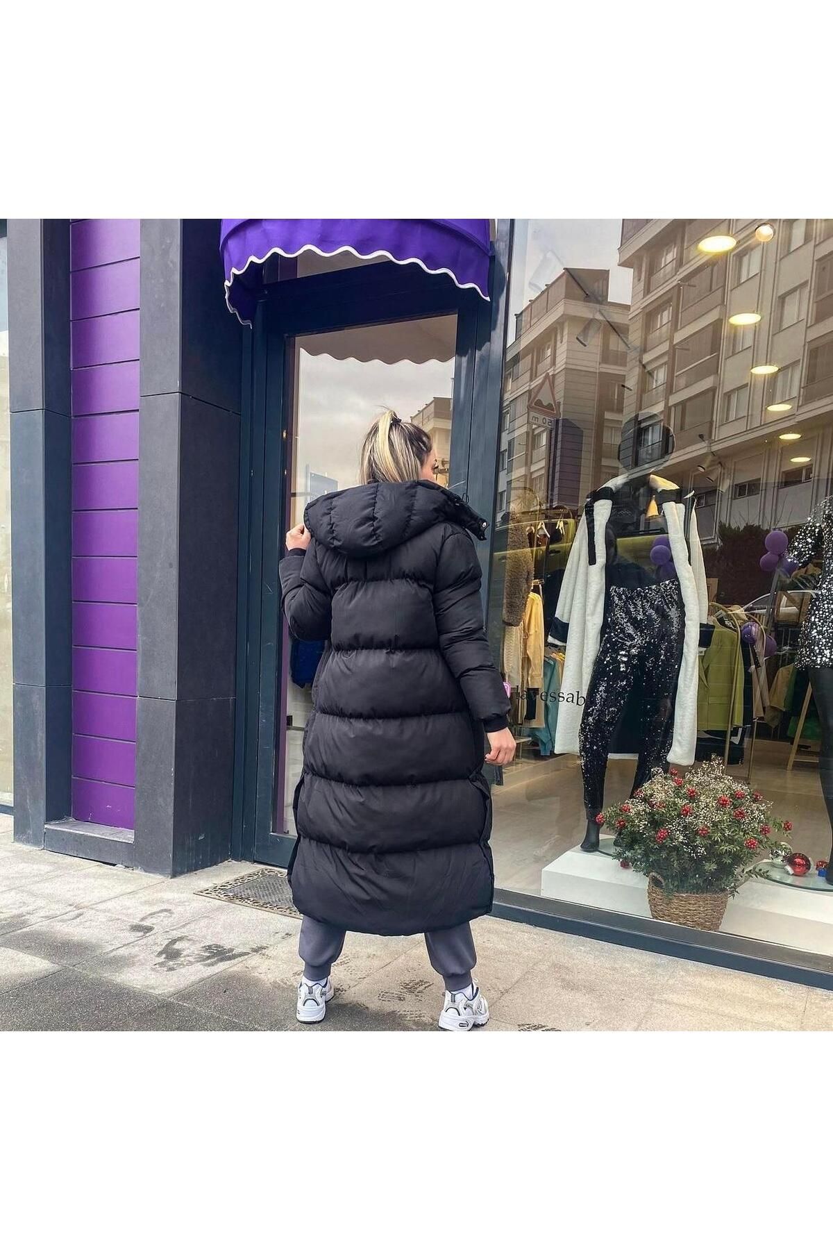 UZUN ŞİŞME MONT BİLEK KISMI AYARLANABİLİR ÇITÇIT DETAYLI - SİYAH RENK UZUN ŞİŞME MONT BİLEK KISMI AYARLANABİLİR ÇITÇIT DETAYLI - SİYAH RENK