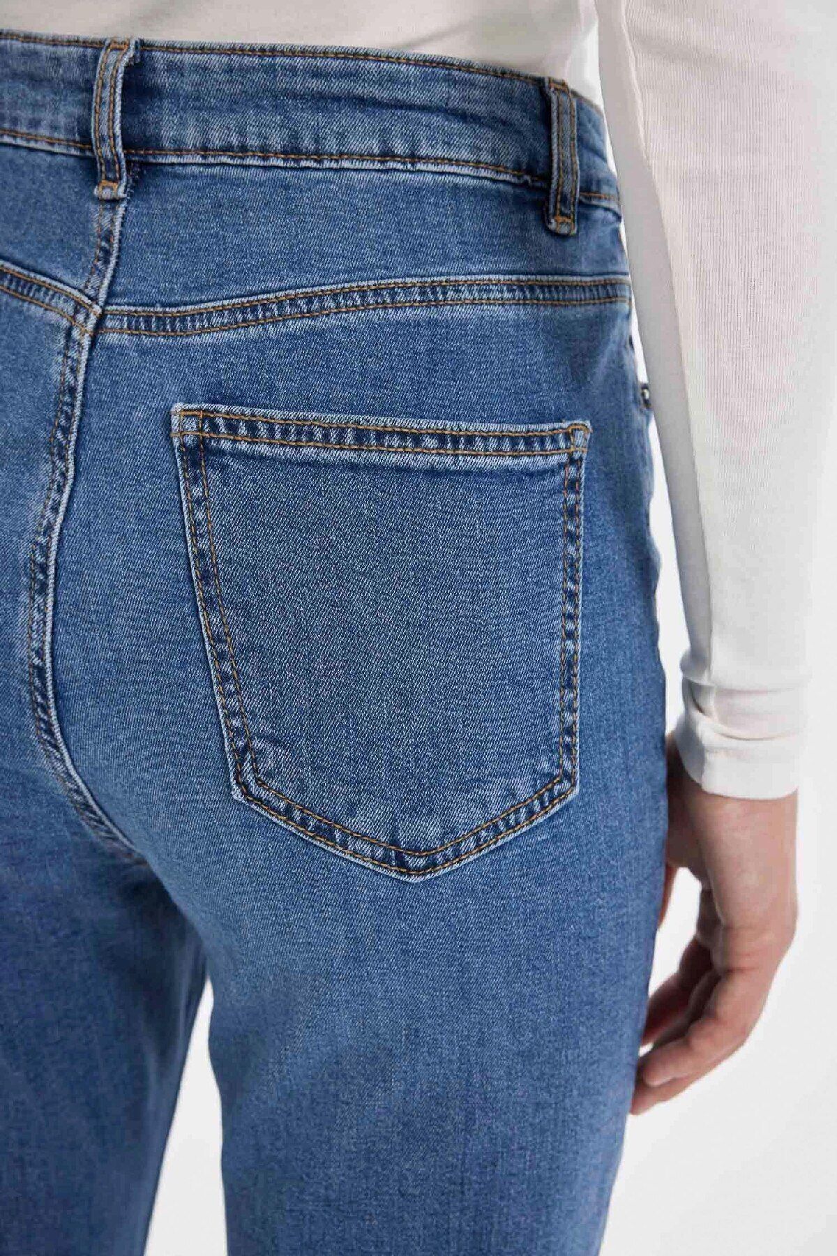 Slim Flare Normal Bel Yırtmaçlı Uzun Jean Yıkamalı Pantolon C7621AX24AU Slim Flare Normal Bel Yırtmaçlı Uzun Jean Yıkamalı Pantolon C7621AX24AU