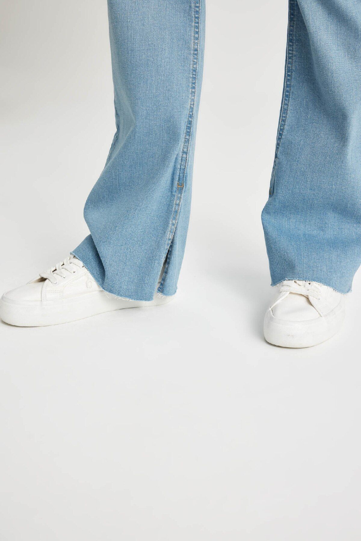 Slim Flare Yüksek Bel Paça Ucu Kesik Uzun Jean Pantolon C7619AX24AU Slim Flare Yüksek Bel Paça Ucu Kesik Uzun Jean Pantolon C7619AX24AU
