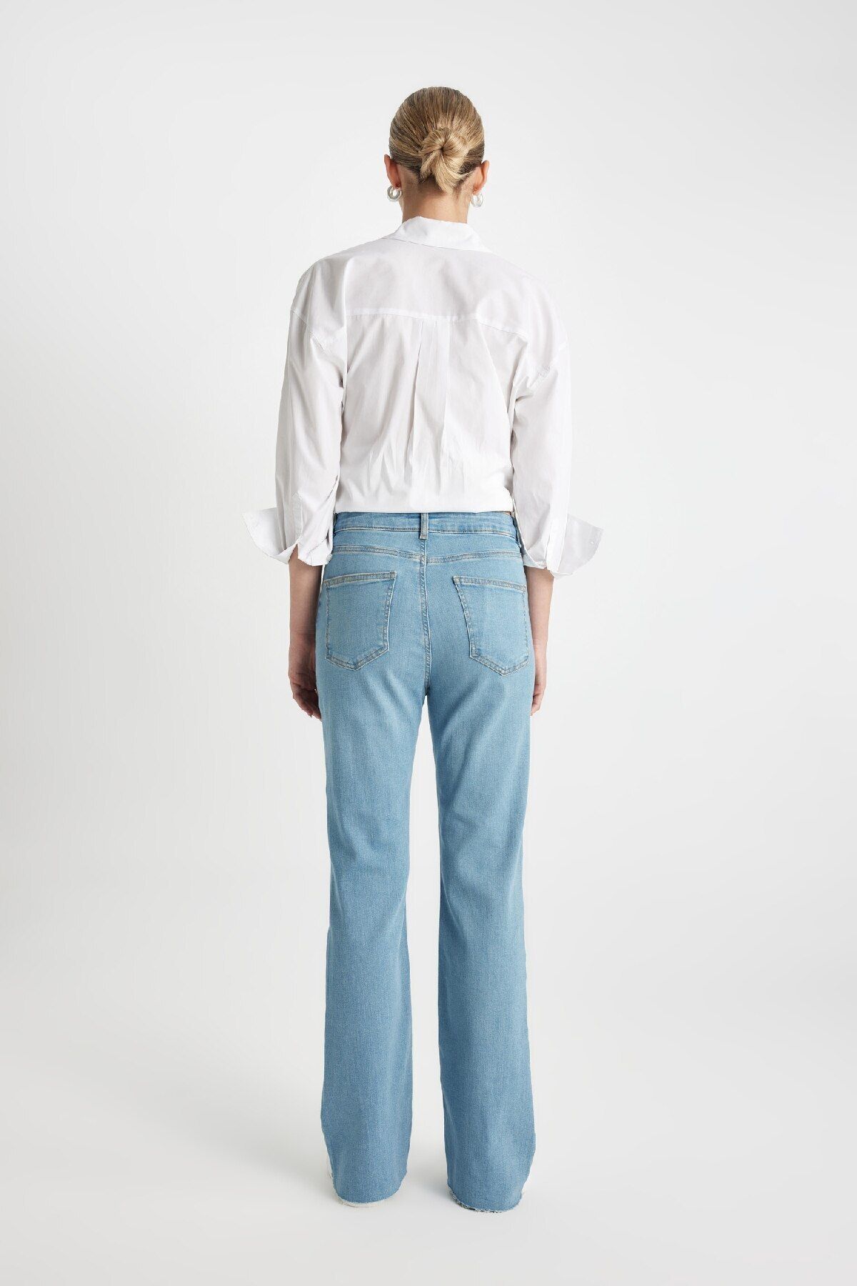 Slim Flare Yüksek Bel Paça Ucu Kesik Uzun Jean Pantolon C7619AX24AU Slim Flare Yüksek Bel Paça Ucu Kesik Uzun Jean Pantolon C7619AX24AU