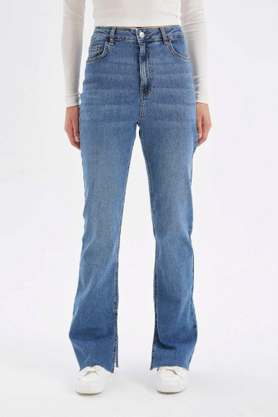 Slim Flare Normal Bel Yırtmaçlı Uzun Jean Yıkamalı Pantolon C7621AX24AU Slim Flare Normal Bel Yırtmaçlı Uzun Jean Yıkamalı Pantolon C7621AX24AU