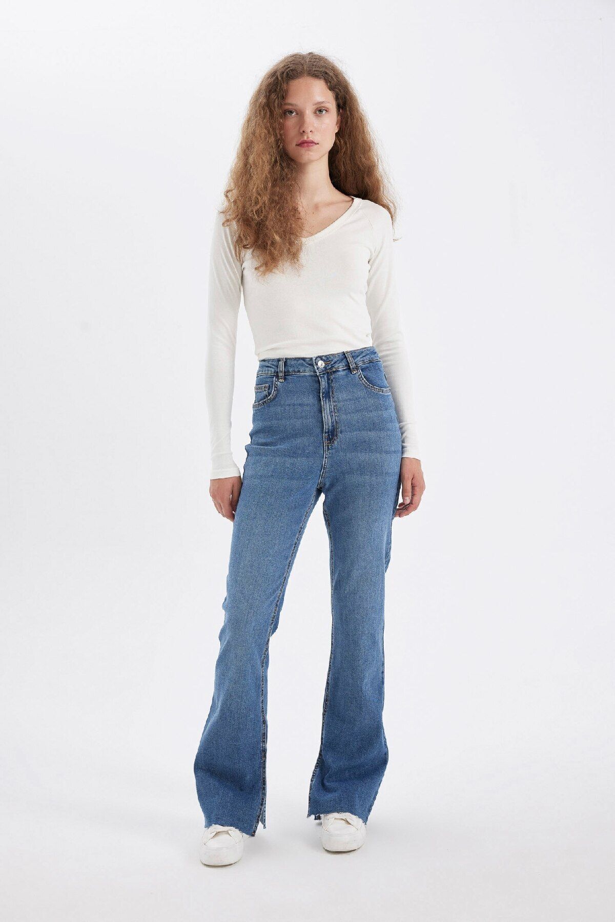 Slim Flare Normal Bel Yırtmaçlı Uzun Jean Yıkamalı Pantolon C7621AX24AU Slim Flare Normal Bel Yırtmaçlı Uzun Jean Yıkamalı Pantolon C7621AX24AU