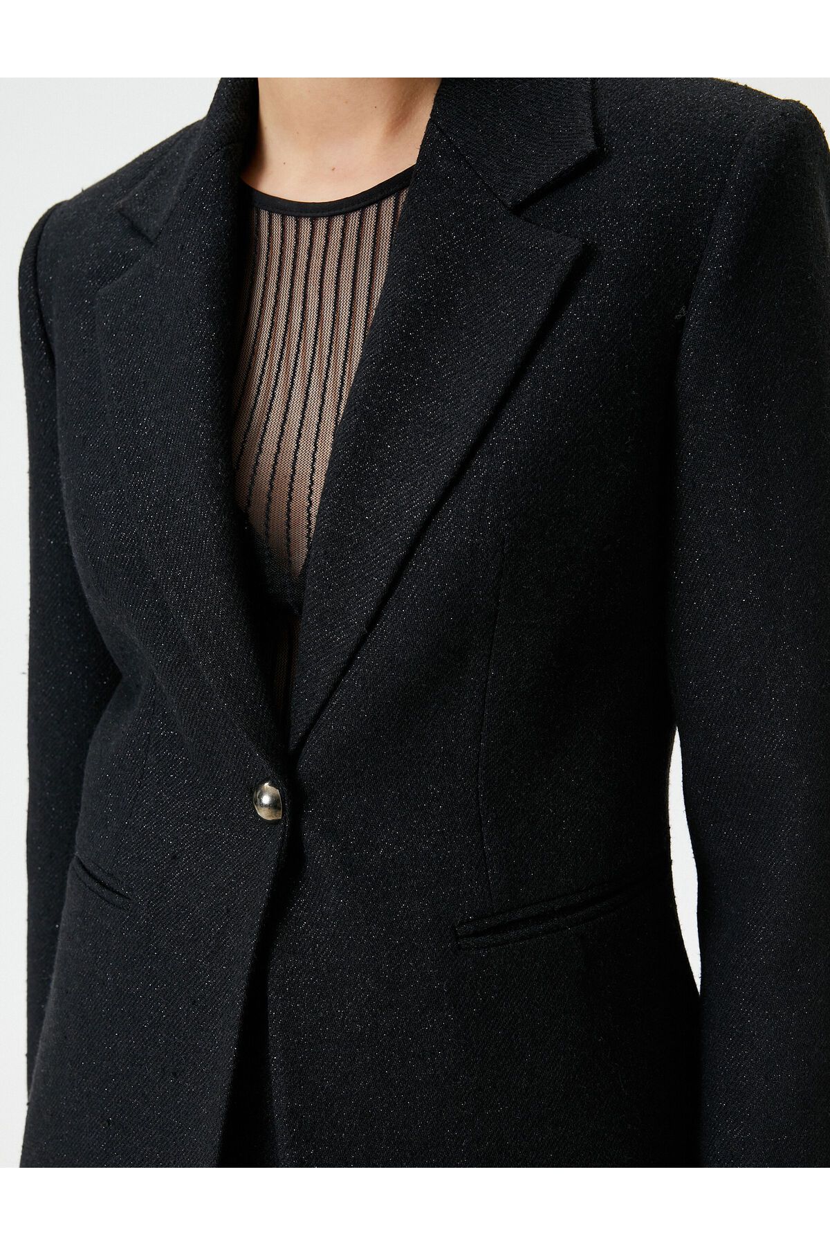Tuba Ünsal X Koton - Simli Tek Düğmeli Blazer Ceket Tuba Ünsal X Koton - Simli Tek Düğmeli Blazer Ceket