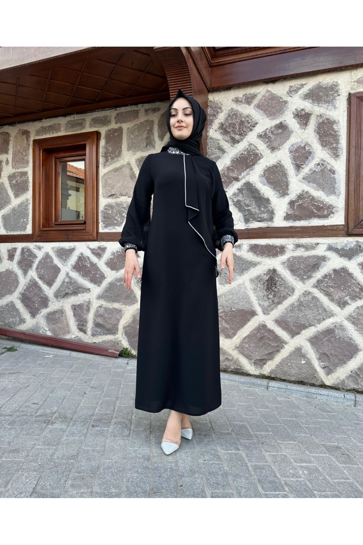 Krep taş işleme elbisemiz Krep taş işleme elbisemiz