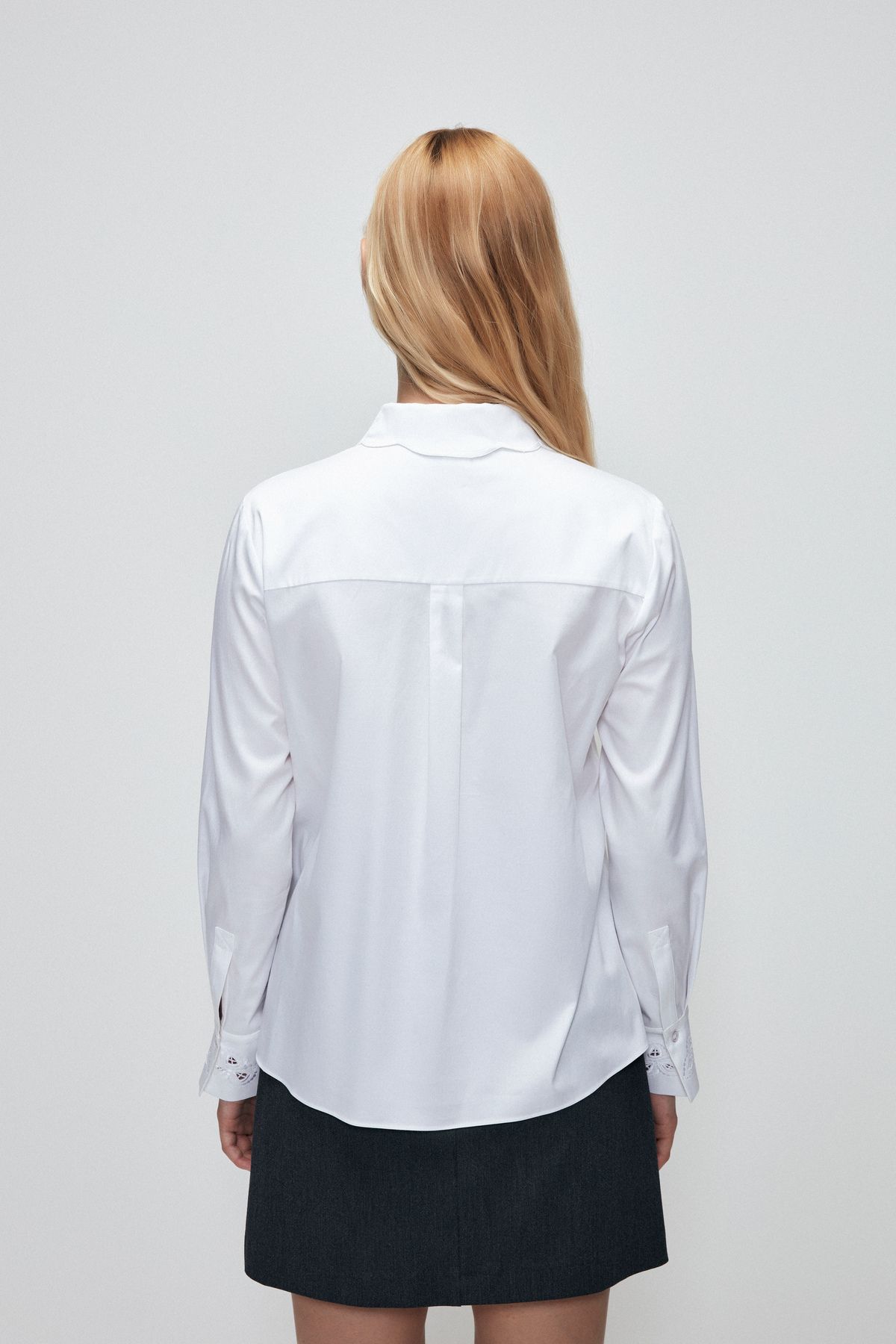 Nakış Detaylı Gömlek Nakış Detaylı Gömlek