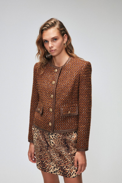 Moda Tutkusu Deri Detaylı Ceket Moda Tutkusu Deri Detaylı Ceket