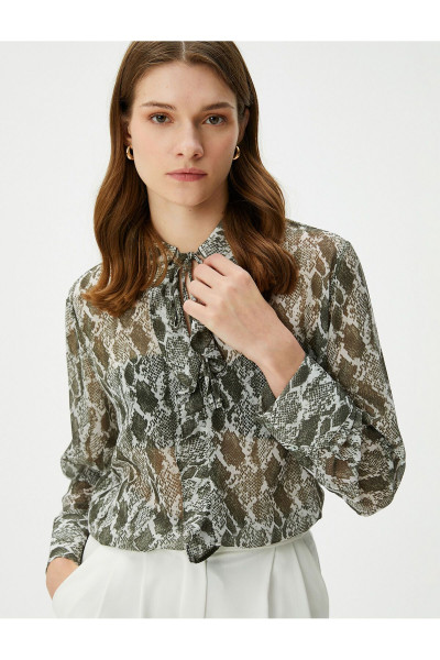 Şifon Bluz Uzun Kollu Yılan Derisi Desenli Fırfırlı Şifon Bluz Uzun Kollu Yılan Derisi Desenli Fırfırlı