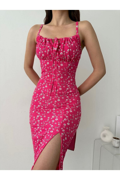 Papatya Desenli Yırtmaçlı Askılı Bürümcük Elbise Papatya Desenli Yırtmaçlı Askılı Bürümcük Elbise