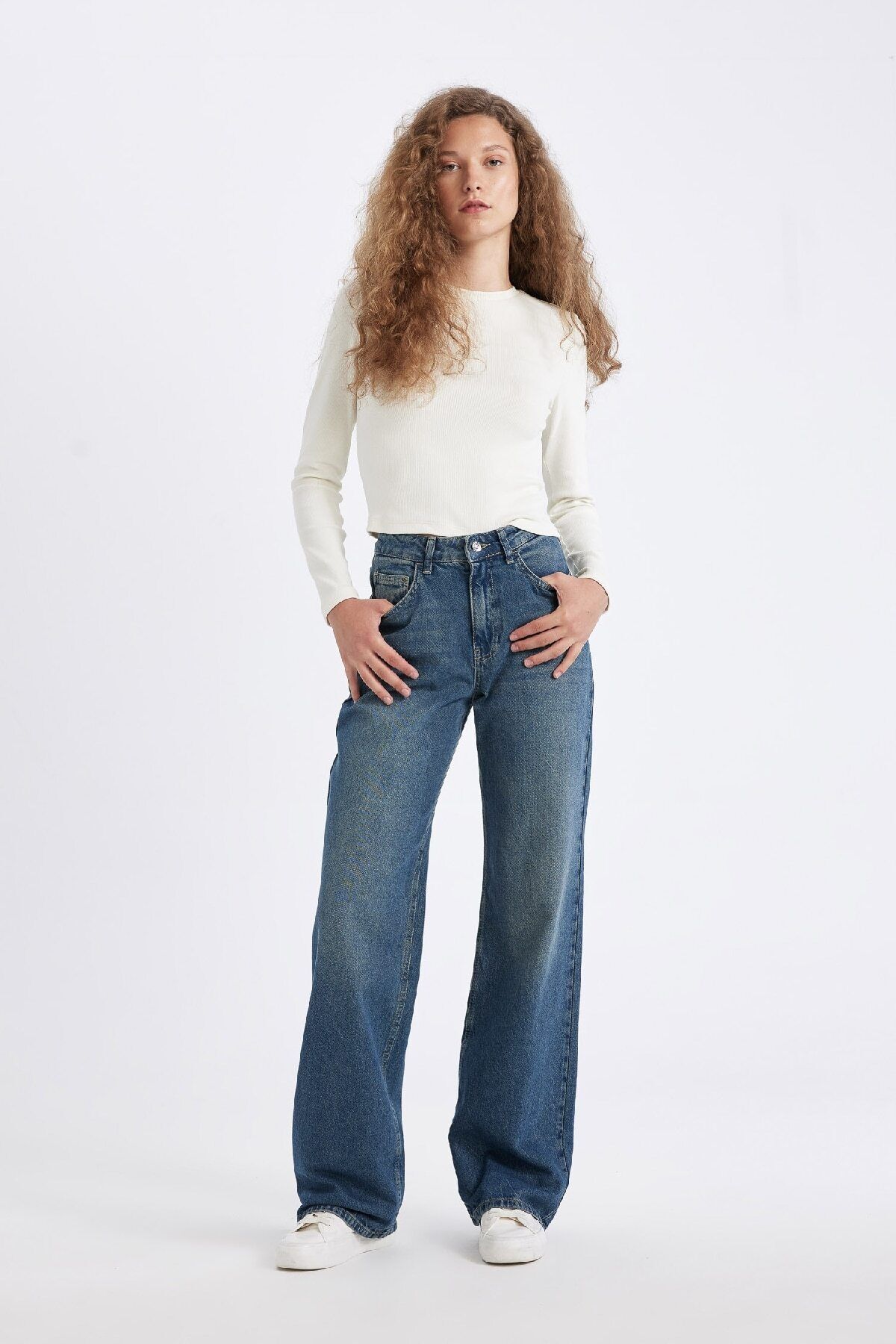 Straight Wide Yüksek Bel Uzun Jean Yıkamalı Pantolon D4317ax24au Straight Wide Yüksek Bel Uzun Jean Yıkamalı Pantolon D4317ax24au