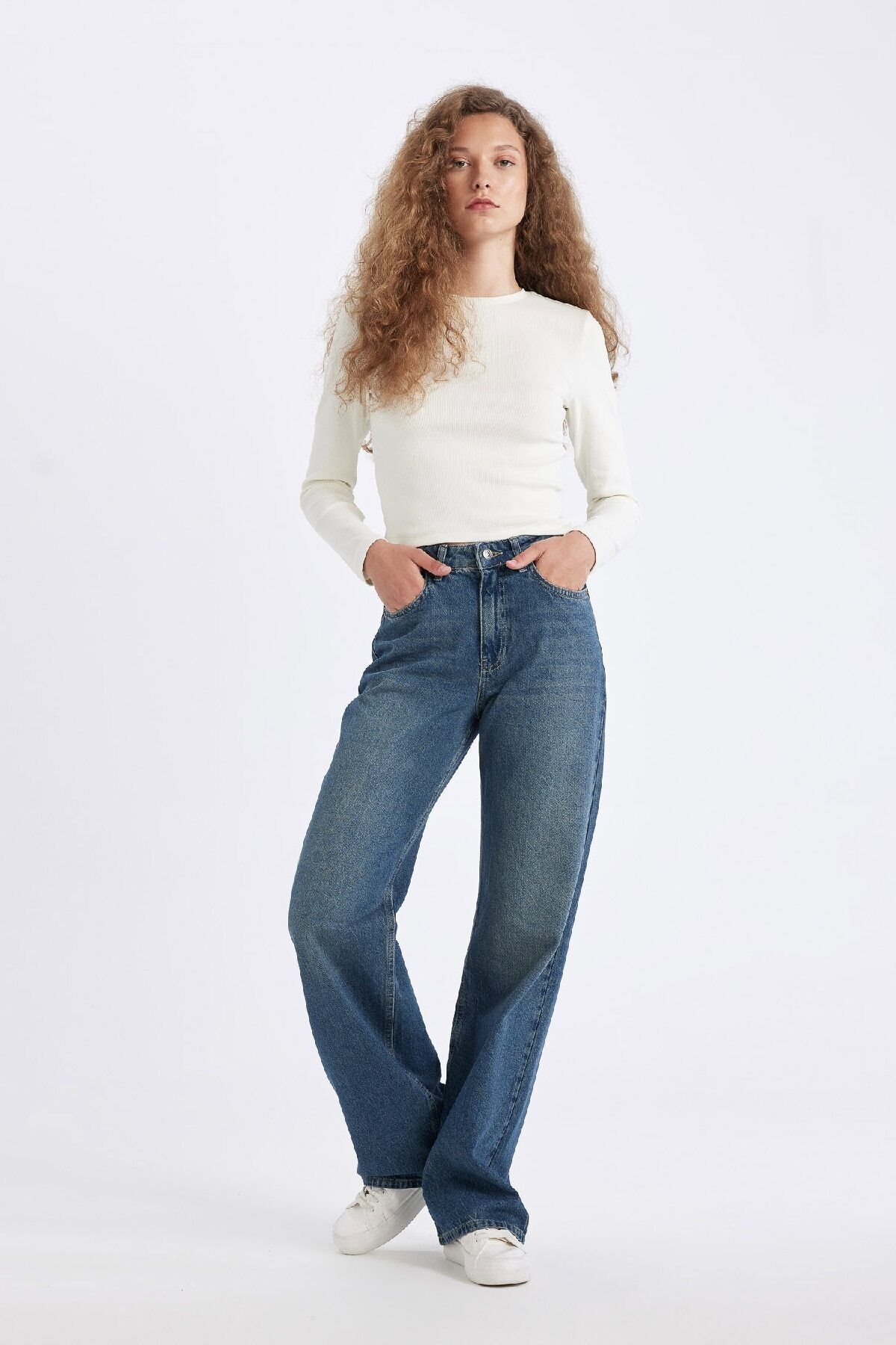 Straight Wide Yüksek Bel Uzun Jean Yıkamalı Pantolon D4317ax24au Straight Wide Yüksek Bel Uzun Jean Yıkamalı Pantolon D4317ax24au
