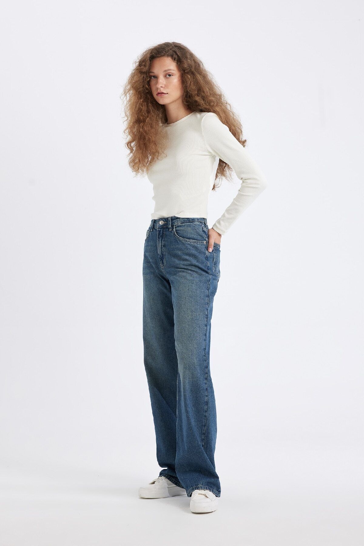 Straight Wide Yüksek Bel Uzun Jean Yıkamalı Pantolon D4317ax24au Straight Wide Yüksek Bel Uzun Jean Yıkamalı Pantolon D4317ax24au