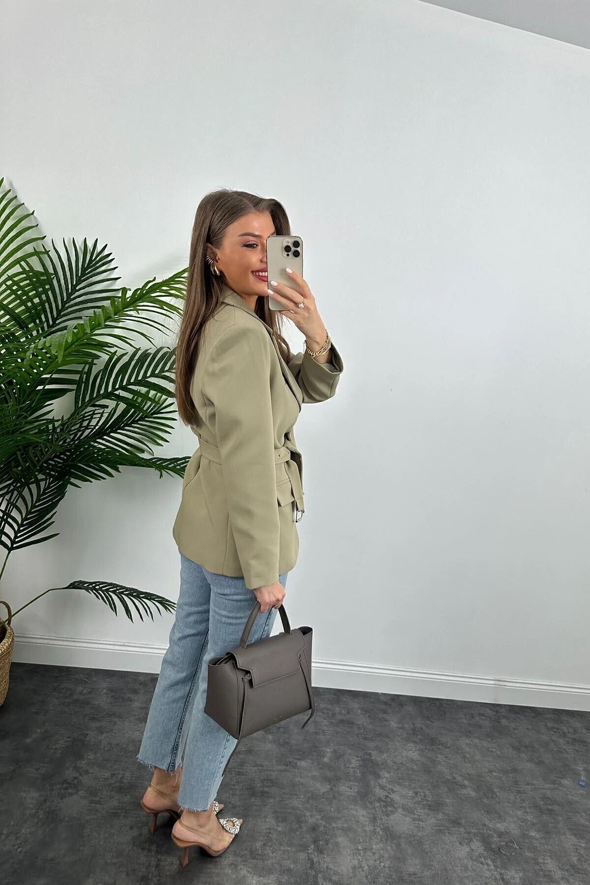 Premium Kalite Kemerli Astarlı Double Kalın Kumaş Blazer Ceket Haki Premium Kalite Kemerli Astarlı Double Kalın Kumaş Blazer Ceket Haki