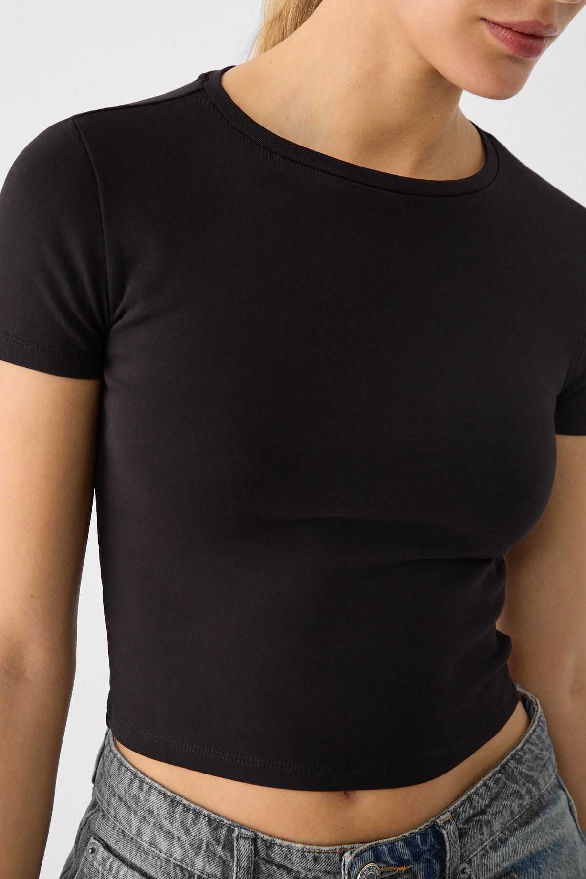 Kısa Kollu Crop T-shirt Kısa Kollu Crop T-shirt