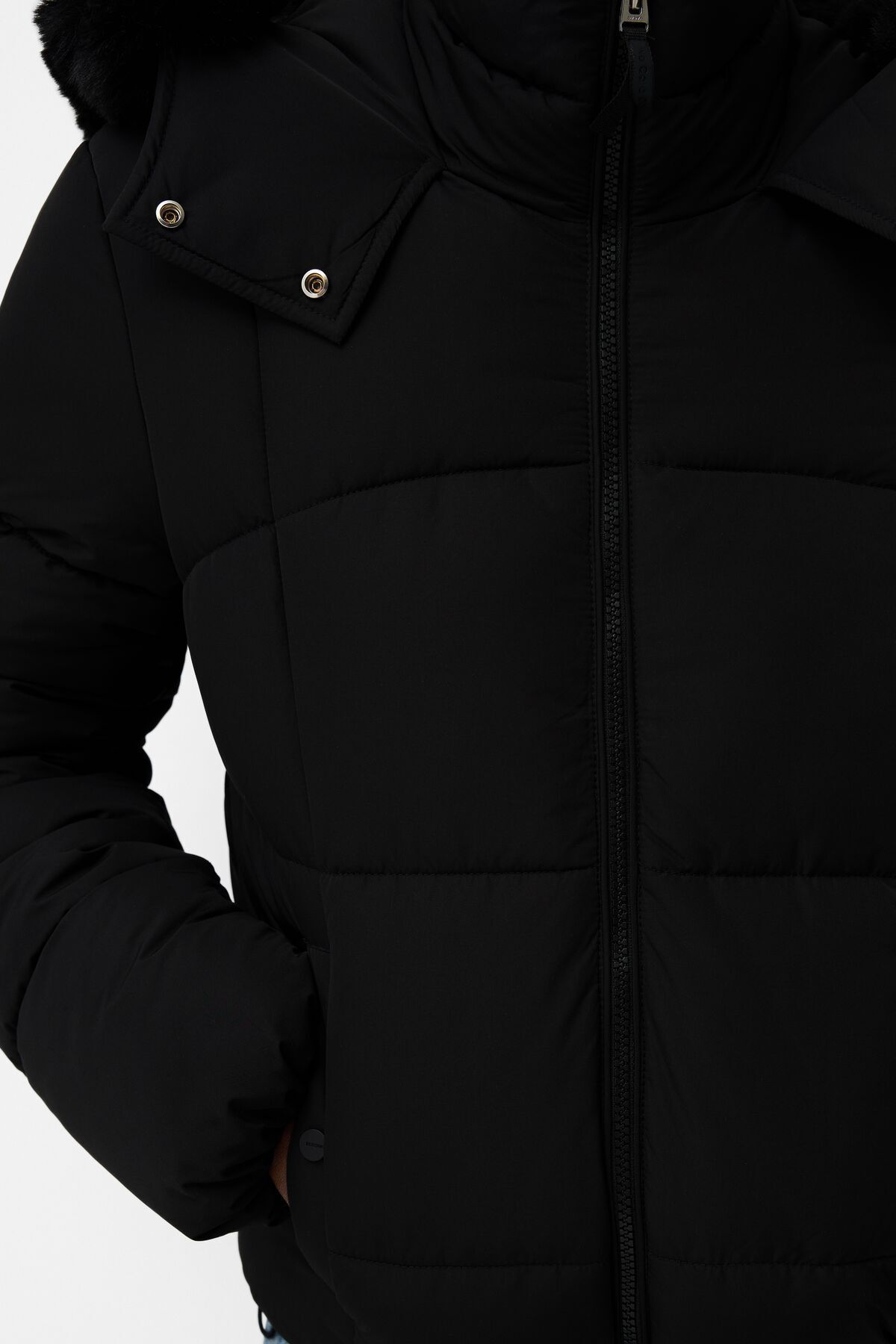 Suni kürk kapüşonlu şişme mont Suni kürk kapüşonlu şişme mont