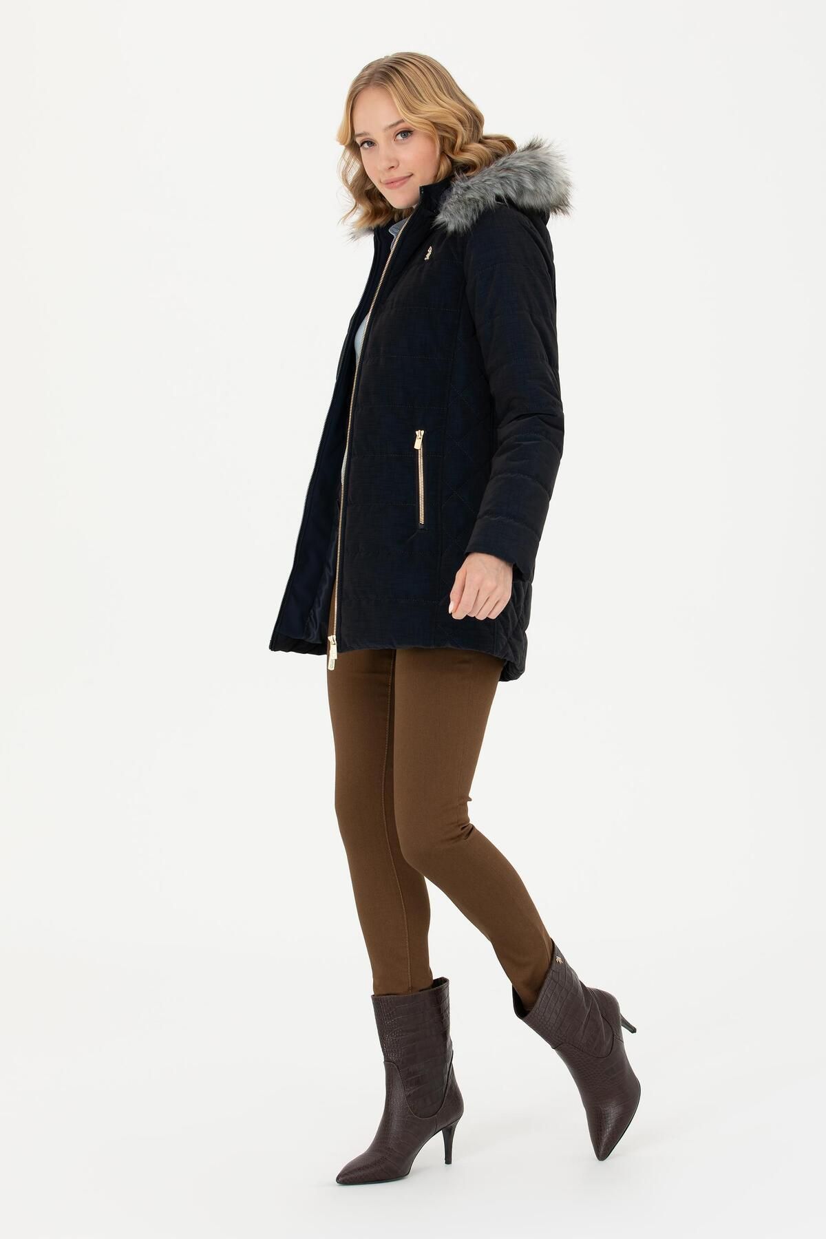 U.S. POLO  KAPİŞONLU SLİMFİT SPOR DERİ MONT WP24016 LACİVERT U.S. POLO  KAPİŞONLU SLİMFİT SPOR DERİ MONT WP24016 LACİVERT