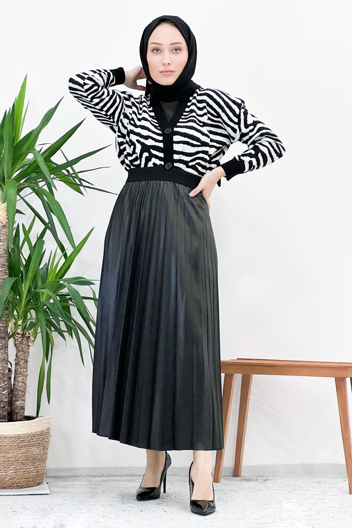 Piliseli Etek Tsd221001 Siyah Piliseli Etek Tsd221001 Siyah