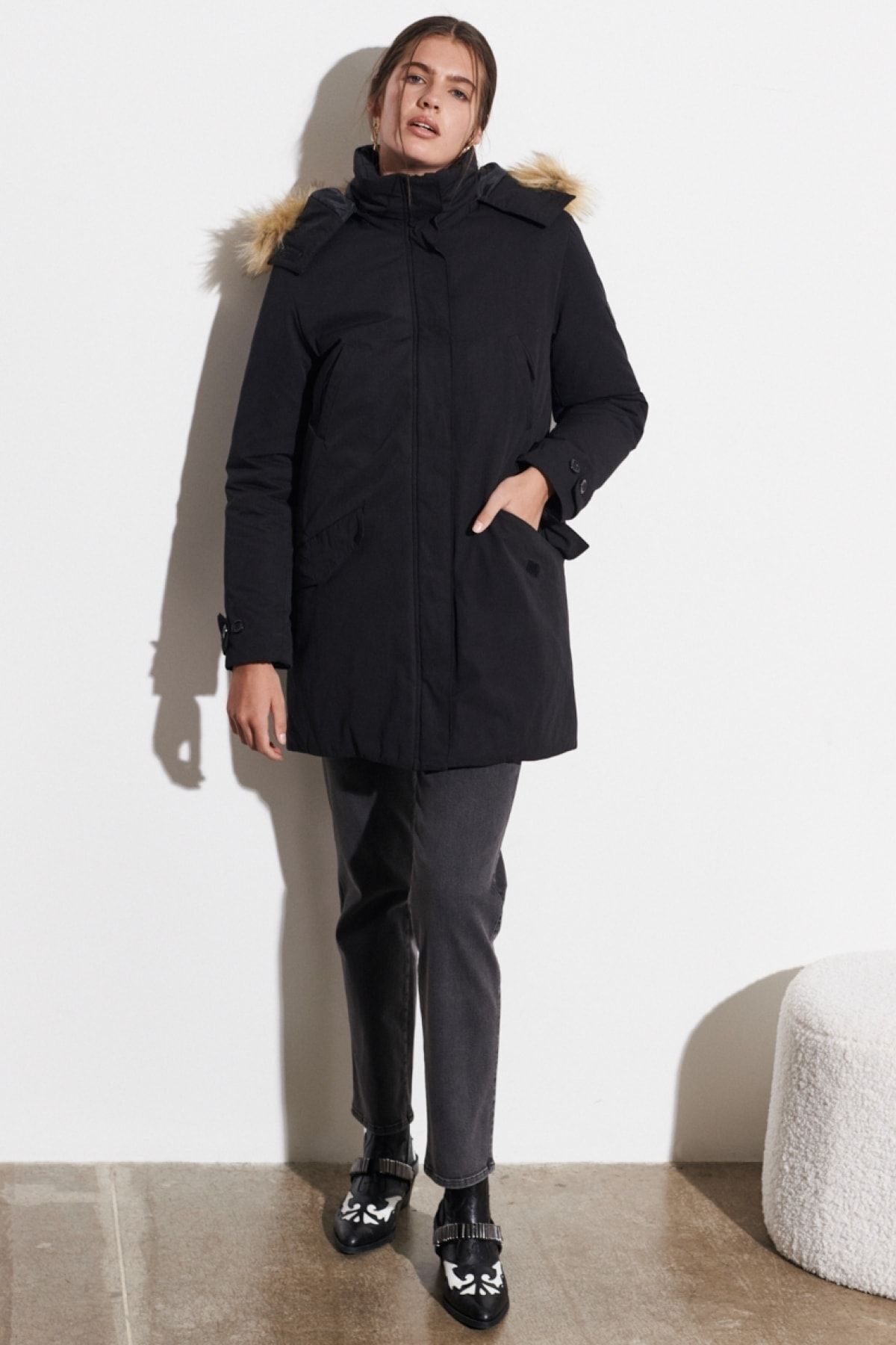 Regular Fit Normal Kesim Siyah Parka Ceket Regular Fit Normal Kesim Siyah Parka Ceket