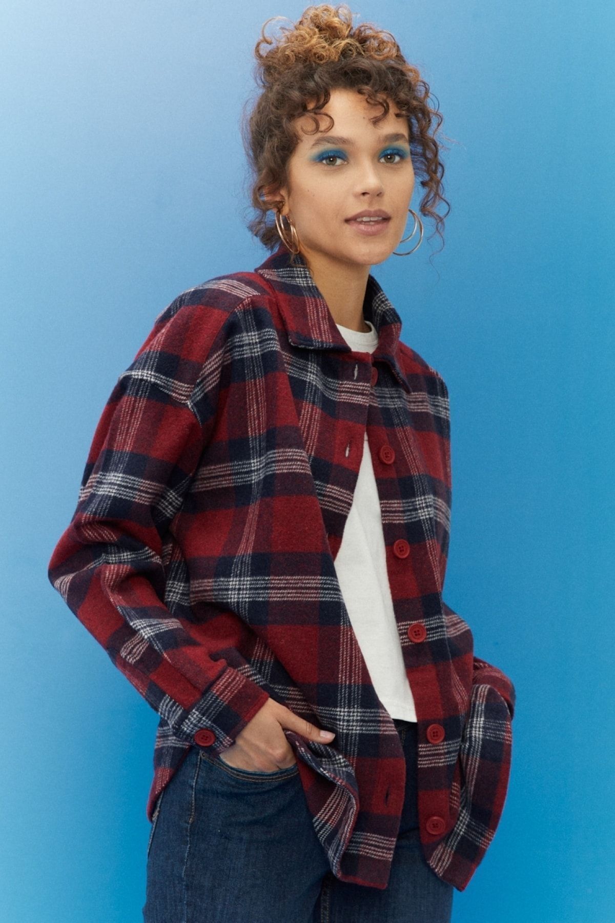 Oversize Bol Kesim %100 Pamuk Kadın Kırmızı Oduncu Gömlek Oversize Bol Kesim %100 Pamuk Kadın Kırmızı Oduncu Gömlek