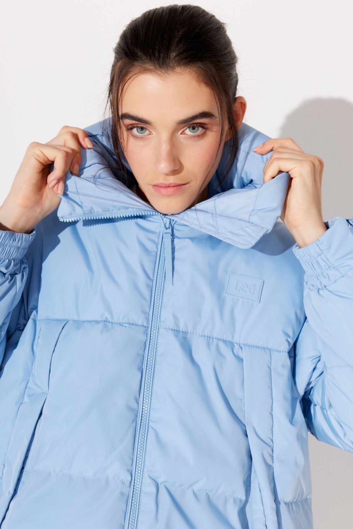Loose Fit Rahat Kesim Dik Yaka Kadın Açık Mavi Şişme Mont Loose Fit Rahat Kesim Dik Yaka Kadın Açık Mavi Şişme Mont