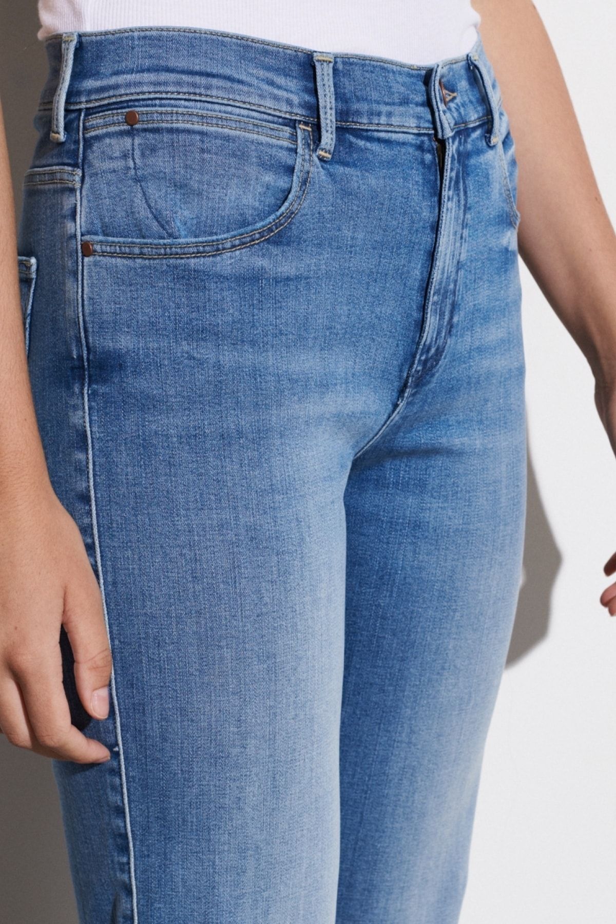 Straight Fit Yüksek Bel Düz Paça Esnek Jean Kot Pantolon Straight Fit Yüksek Bel Düz Paça Esnek Jean Kot Pantolon