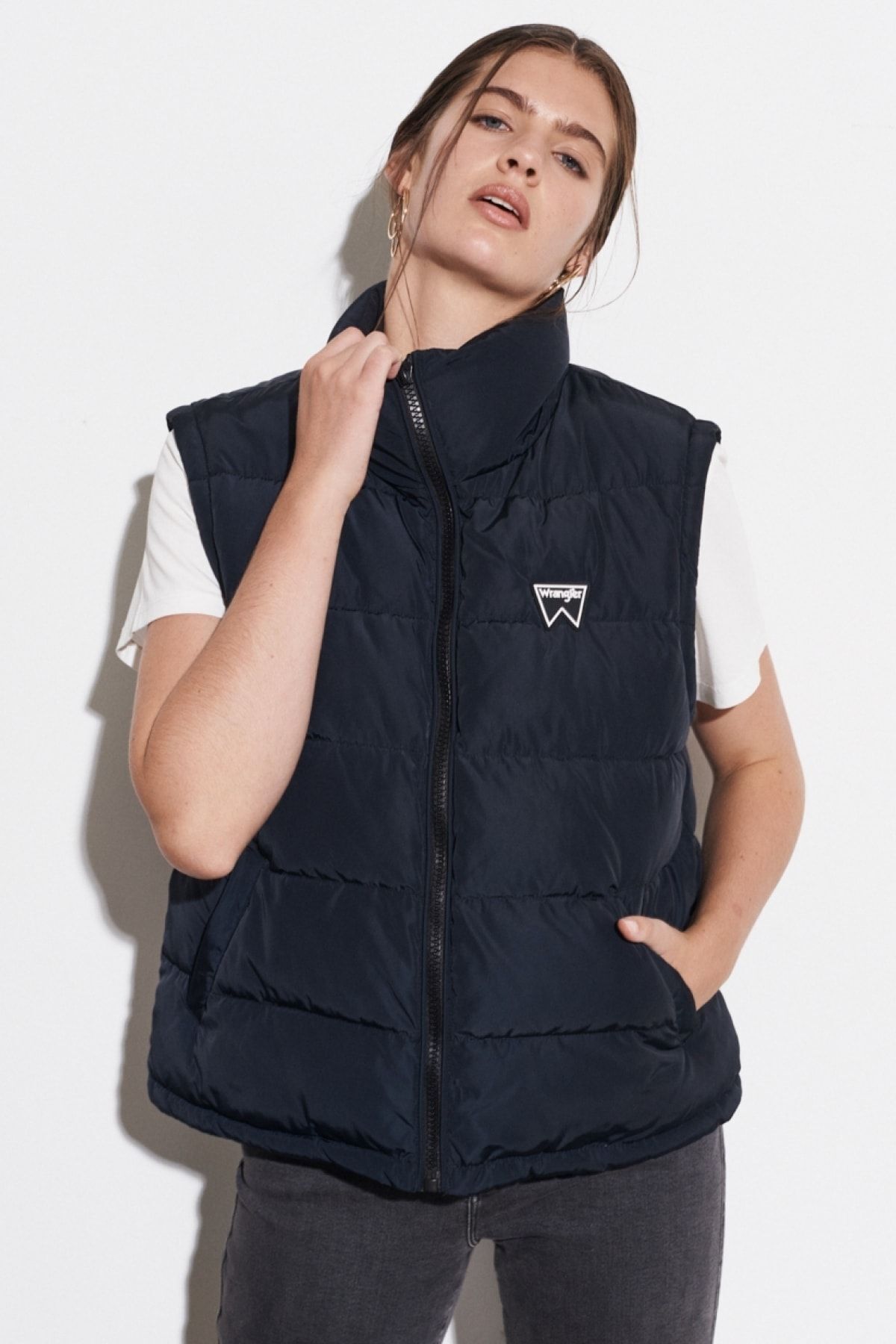 Regular Fit Bisiklet Yaka Kolları Çıkabilen Siyah Şişme Mont Regular Fit Bisiklet Yaka Kolları Çıkabilen Siyah Şişme Mont