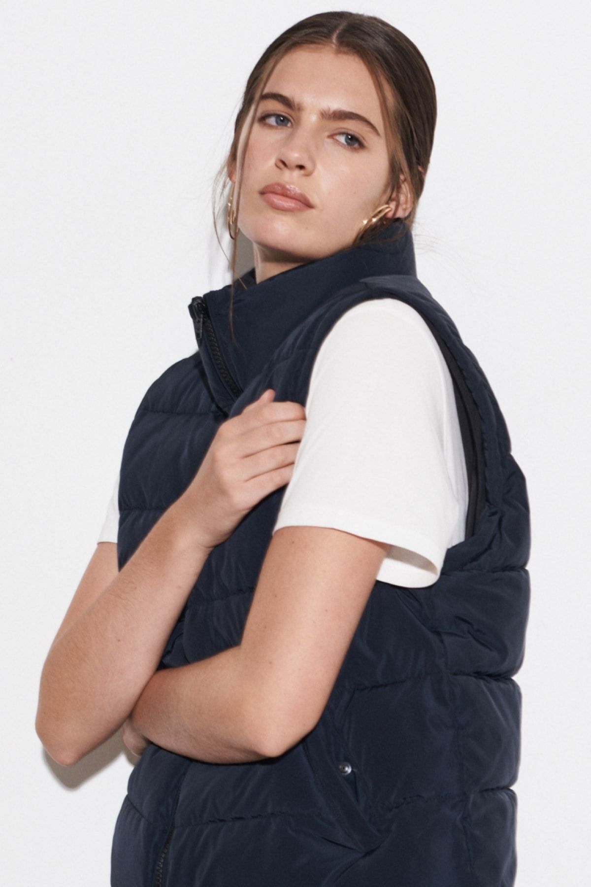 Regular Fit Bisiklet Yaka Kolları Çıkabilen Siyah Şişme Mont Regular Fit Bisiklet Yaka Kolları Çıkabilen Siyah Şişme Mont