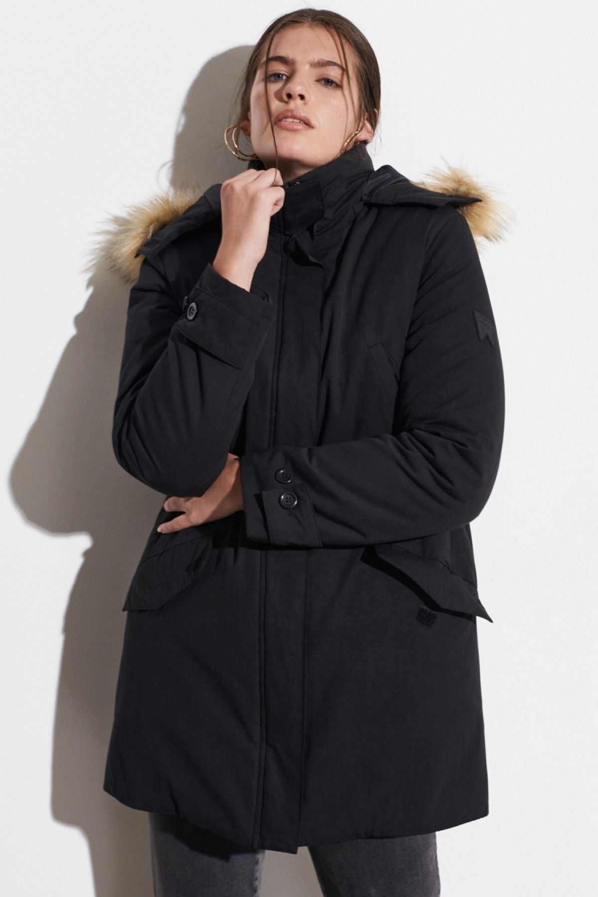 Regular Fit Normal Kesim Siyah Parka Ceket Regular Fit Normal Kesim Siyah Parka Ceket