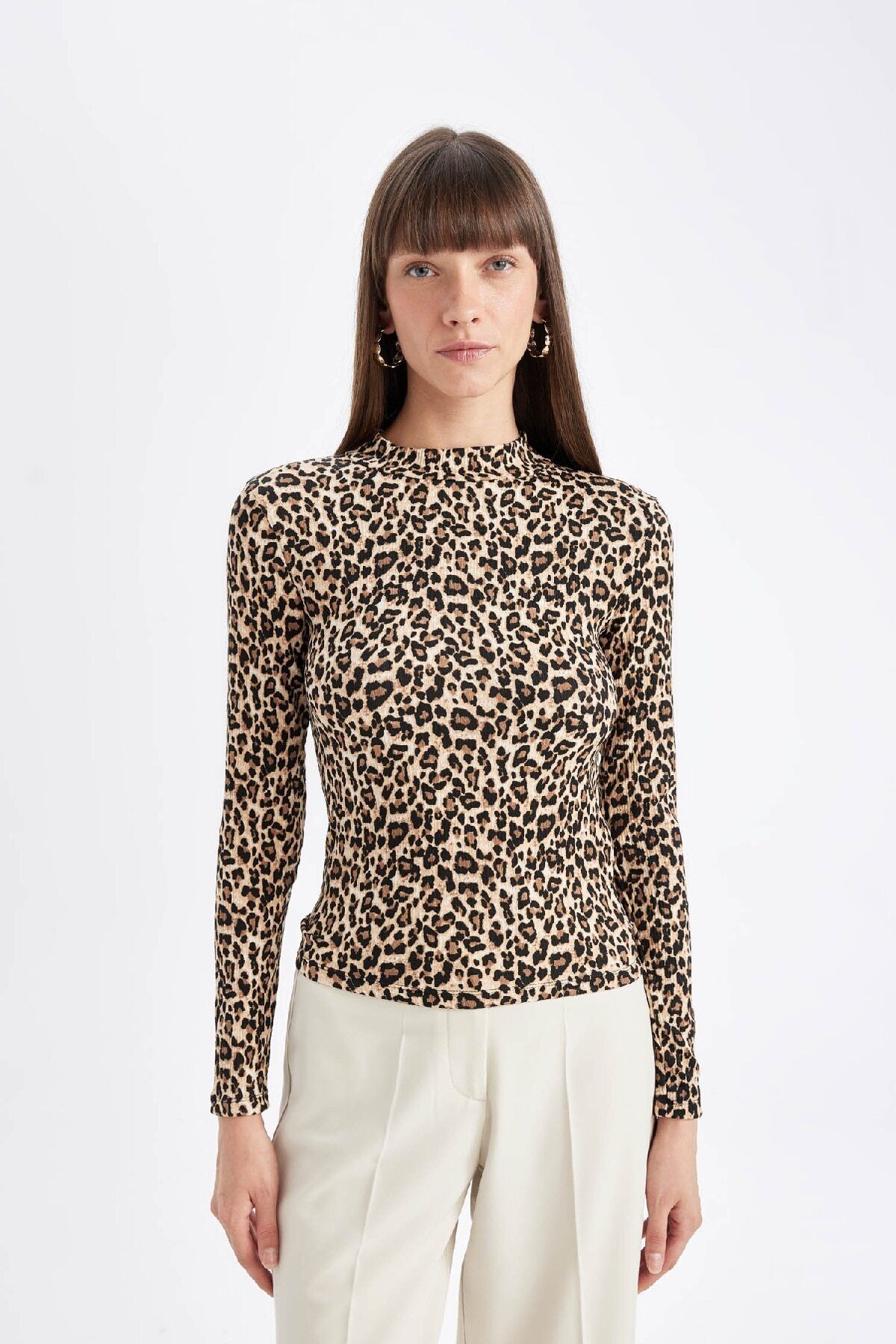 Slim Fit Dar Kesim Yarım Balıkçı Yaka Leopar Desenli Uzun Kollu Tişört D4983ax24au Slim Fit Dar Kesim Yarım Balıkçı Yaka Leopar Desenli Uzun Kollu Tişört D4983ax24au