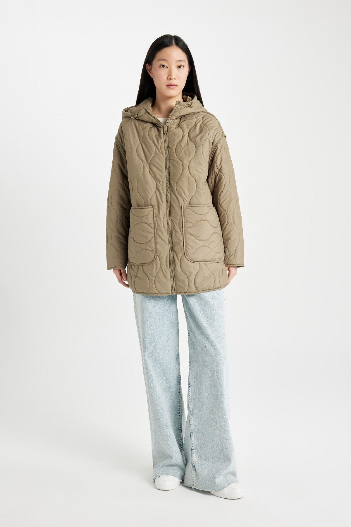 Regular Fit Kapüşonlu Kapitoneli İnce Parka Mont C1645AX24AU Regular Fit Kapüşonlu Kapitoneli İnce Parka Mont C1645AX24AU