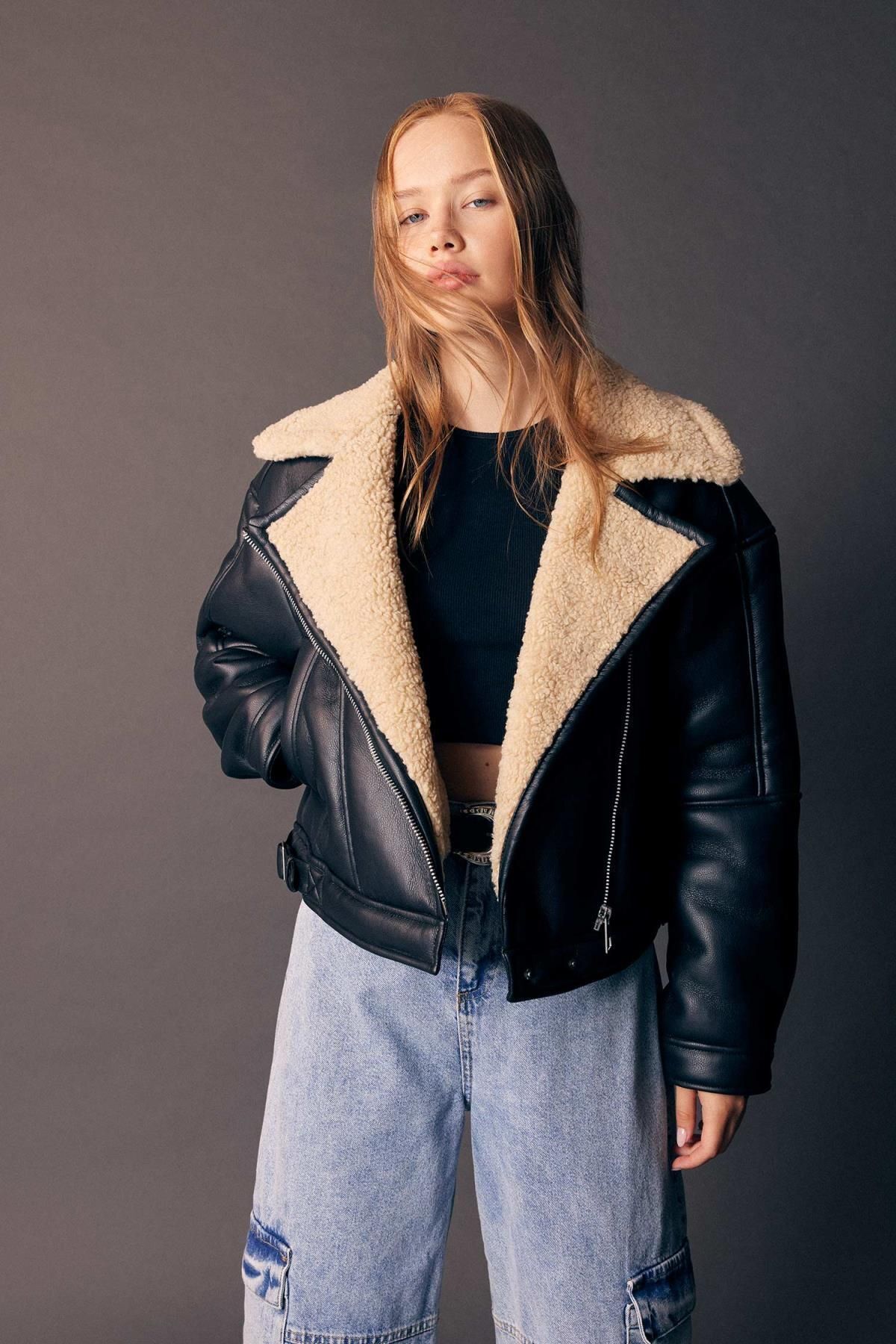 Su Geçirmez Oversize Fit Suni Kürklü Astarlı Suni Deri Mont A0970ax23wn Su Geçirmez Oversize Fit Suni Kürklü Astarlı Suni Deri Mont A0970ax23wn