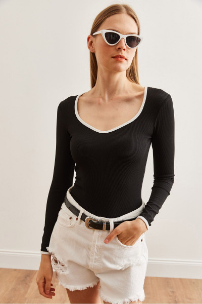 Kadın Siyah Havuz Yaka Şeritli Esnek Bluz BLZ-19002714