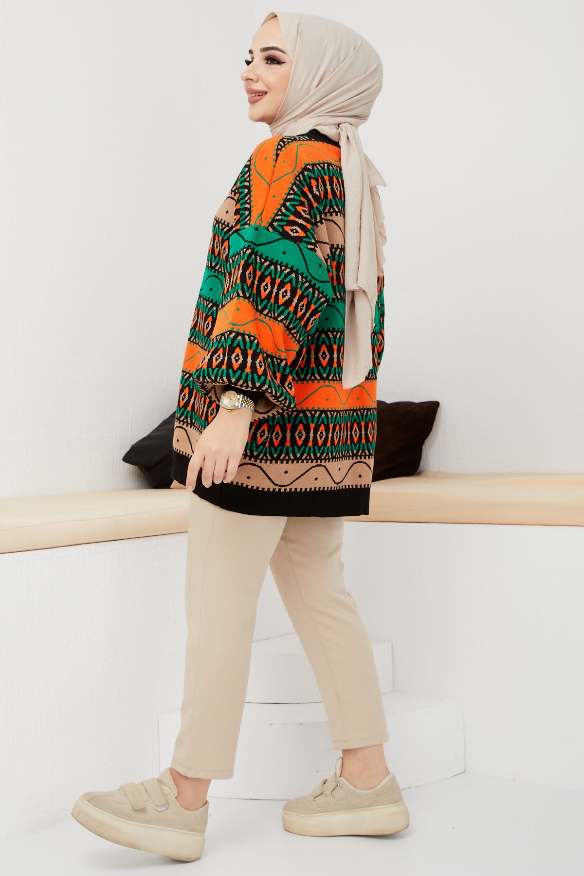 Modest Tesettür Triko Tunik  Desenli Salaş Kışlık Şık Balon Kollu Tarz Tunik Modest Tesettür Triko Tunik  Desenli Salaş Kışlık Şık Balon Kollu Tarz Tunik