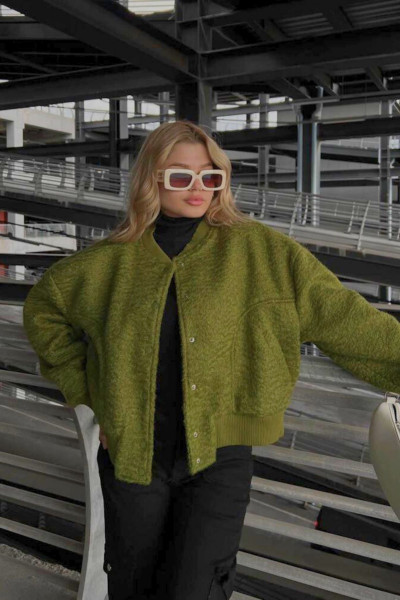 kaşe yün görünümlü bol kesim çıtçıt kapama cep detay crop trend bomber pinterest muadil ceket mont kaşe yün görünümlü bol kesim çıtçıt kapama cep detay crop trend bomber pinterest muadil ceket mont