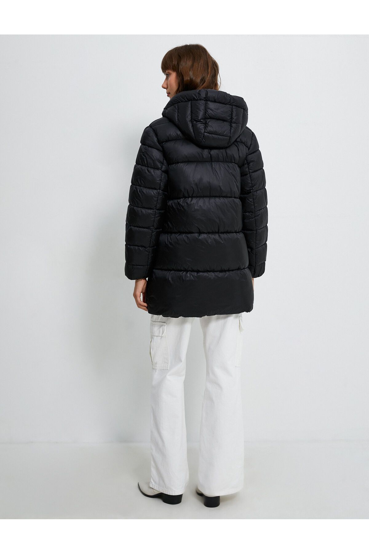 Şişme Mont Kapüşonlu Fermuarlı Cep Detaylı Şişme Mont Kapüşonlu Fermuarlı Cep Detaylı