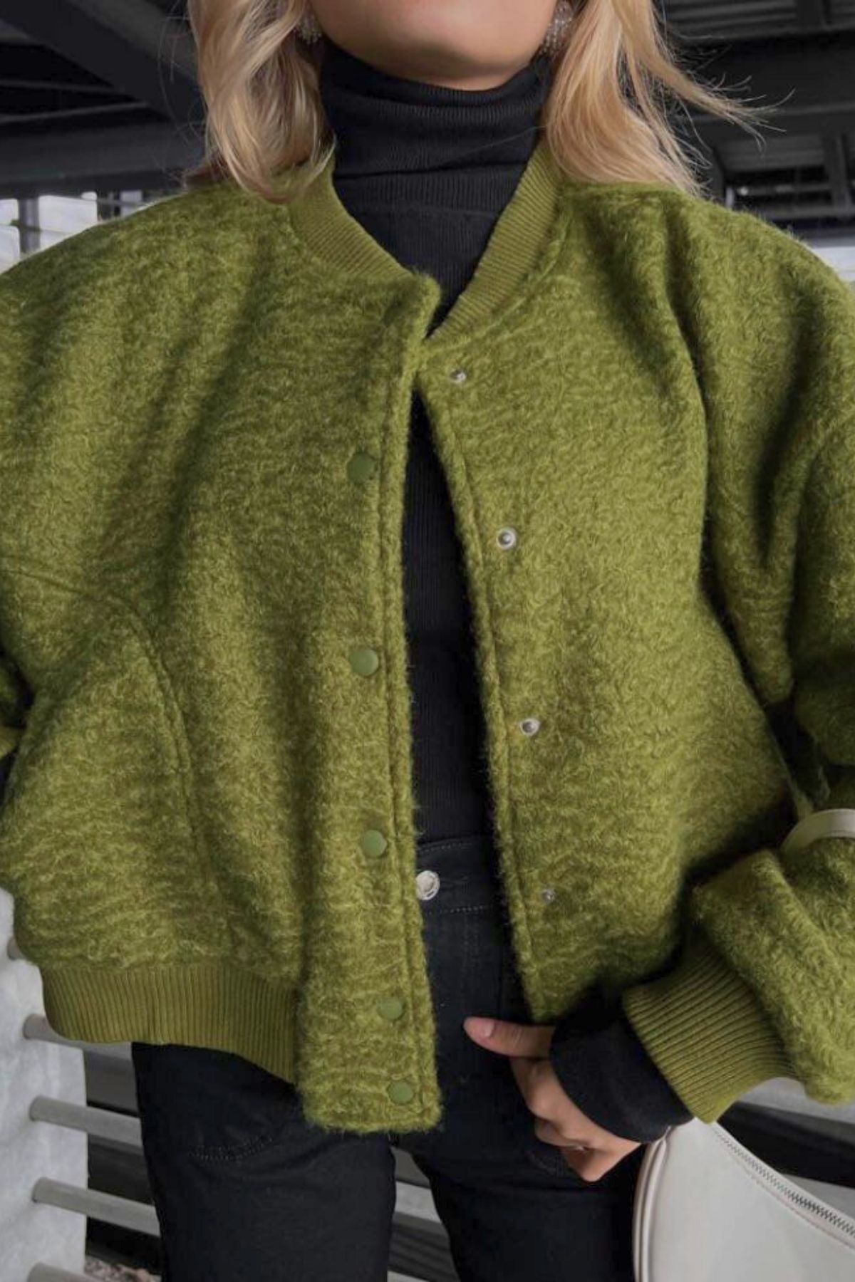 kaşe yün görünümlü bol kesim çıtçıt kapama cep detay crop trend bomber pinterest muadil ceket mont kaşe yün görünümlü bol kesim çıtçıt kapama cep detay crop trend bomber pinterest muadil ceket mont