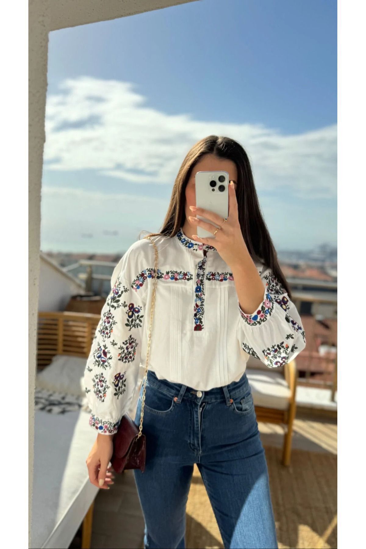 Kadın Tasarım Bordo Çiçek İşlemeli Gömlek Kadın Tasarım Bordo Çiçek İşlemeli Gömlek