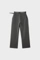 Kemerli ve dökümlü straight fit kumaş pantolon Kemerli ve dökümlü straight fit kumaş pantolon