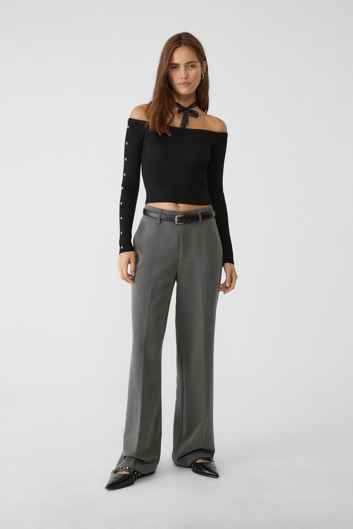 Kemerli ve dökümlü straight fit kumaş pantolon Kemerli ve dökümlü straight fit kumaş pantolon