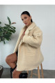 Kruvaze Yaka Çift Cepli Kapamasız Oversize Bej Kadın Peluş Ceket Kruvaze Yaka Çift Cepli Kapamasız Oversize Bej Kadın Peluş Ceket