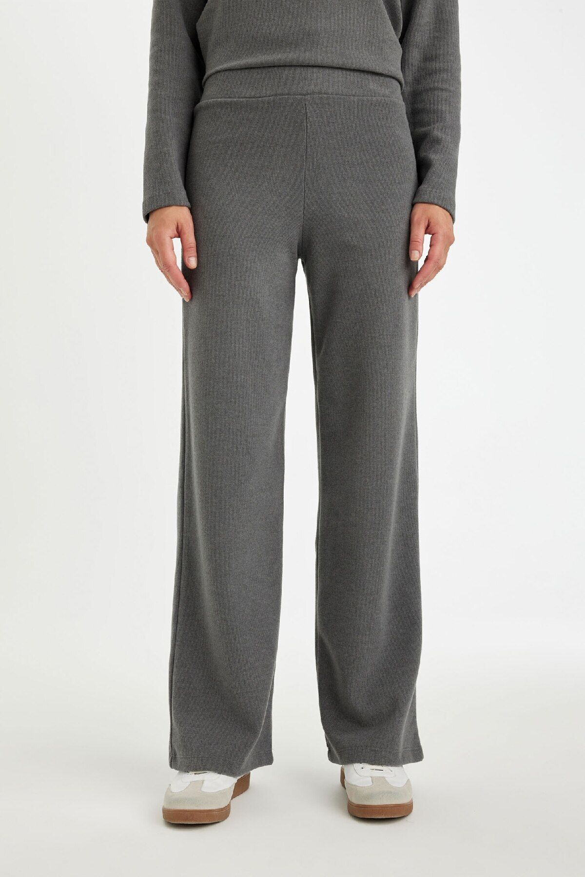 Wide Leg Geniş Bol Paça Selanik Kumaş Basic Düz Antrasit Triko Pantolon D0361ax24au Wide Leg Geniş Bol Paça Selanik Kumaş Basic Düz Antrasit Triko Pantolon D0361ax24au