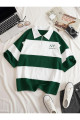 Kadın Yeşil Çizgili NY Baskılı Fermuarlı Polo Yaka Oversize T-shirt Kadın Yeşil Çizgili NY Baskılı Fermuarlı Polo Yaka Oversize T-shirt