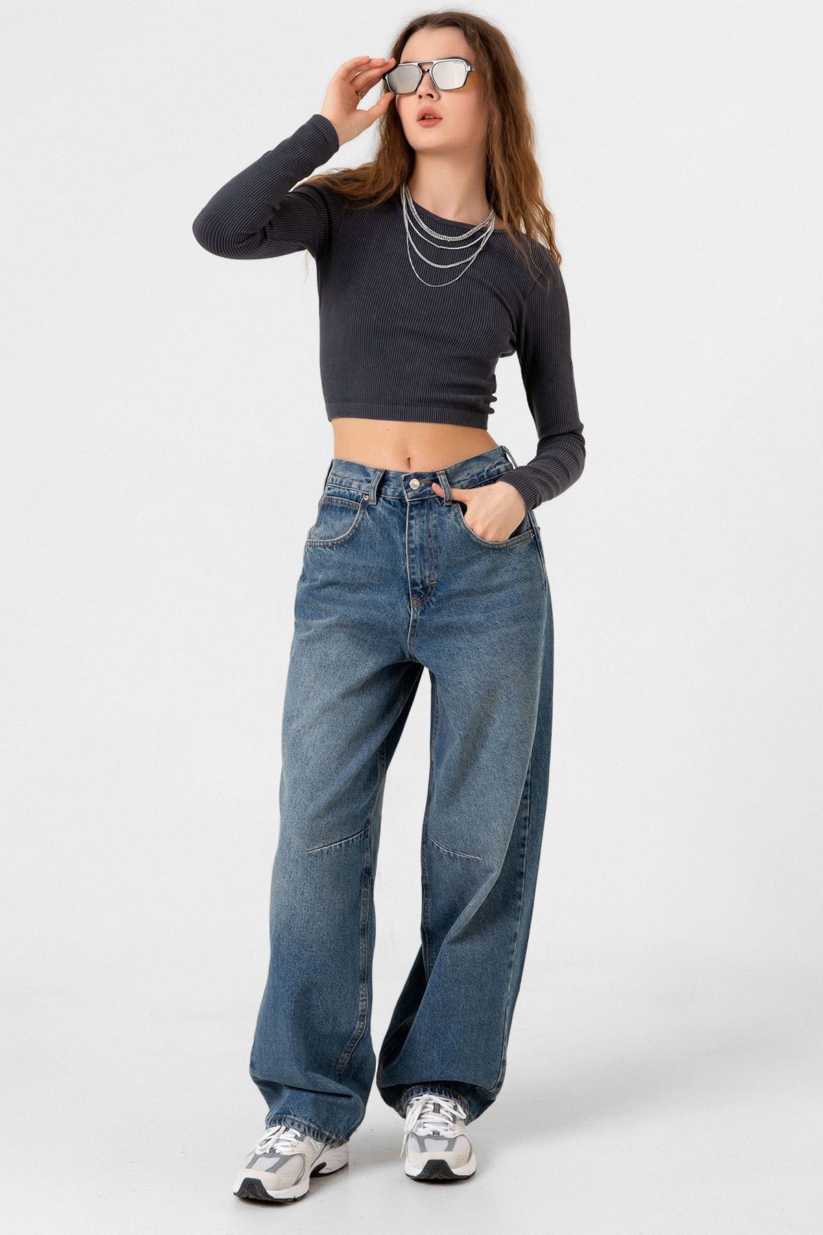 VANE'S Toka Detaylı Bol Kesim Geniş Paça Rahat Baggy Jean Kot Salaş Kadın Pantolon VANE'S Toka Detaylı Bol Kesim Geniş Paça Rahat Baggy Jean Kot Salaş Kadın Pantolon