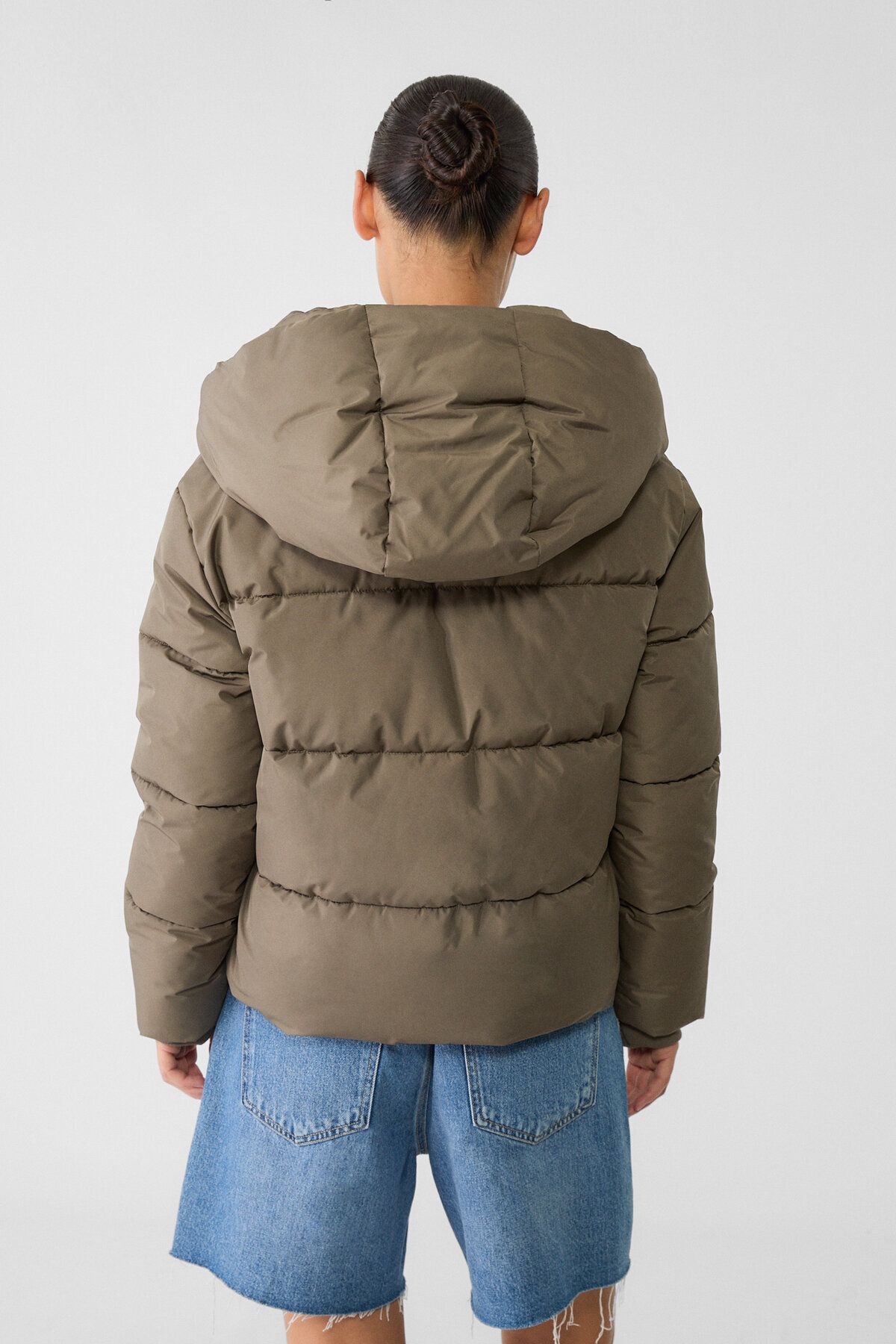 Kapüşonlu basic şişme mont Kapüşonlu basic şişme mont