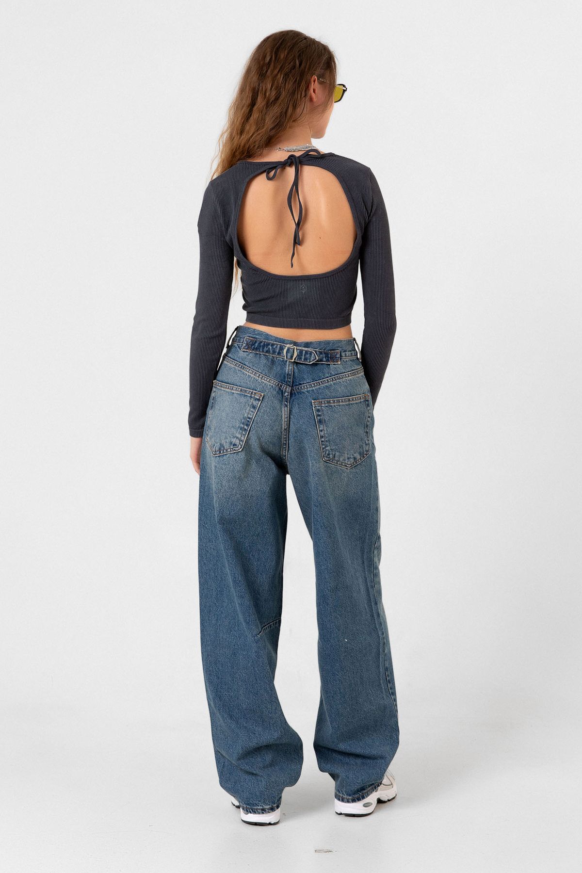 VANE'S Toka Detaylı Bol Kesim Geniş Paça Rahat Baggy Jean Kot Salaş Kadın Pantolon VANE'S Toka Detaylı Bol Kesim Geniş Paça Rahat Baggy Jean Kot Salaş Kadın Pantolon