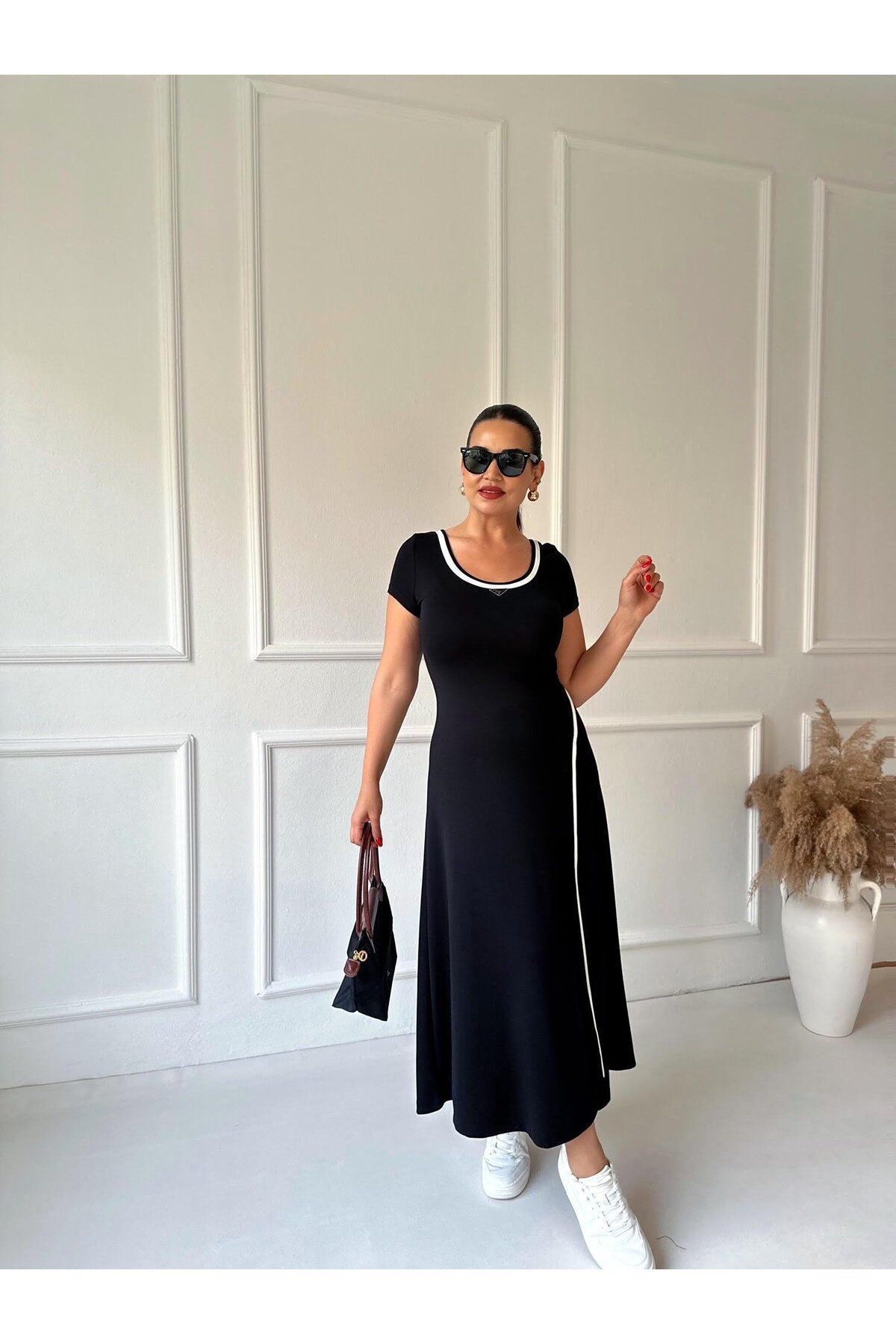 Kadın Yırtmaçlı, Siyah Yazlık Uzun Elbise Kadın Yırtmaçlı, Siyah Yazlık Uzun Elbise